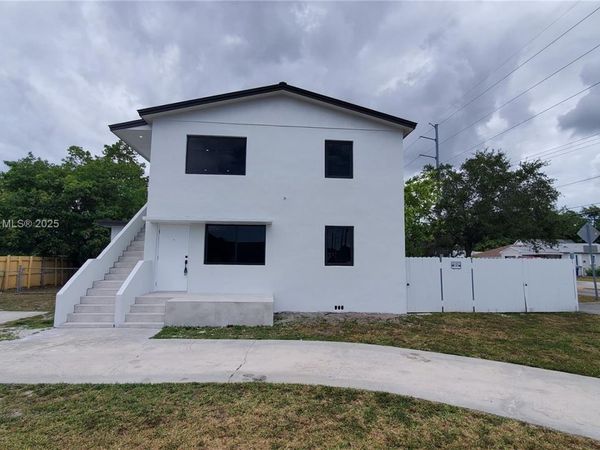 6201 SW 22nd St, Unit 2, Miami, FL 33155