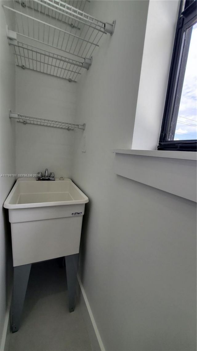 6201 SW 22nd St, Unit 2, Miami, FL 33155 Photo