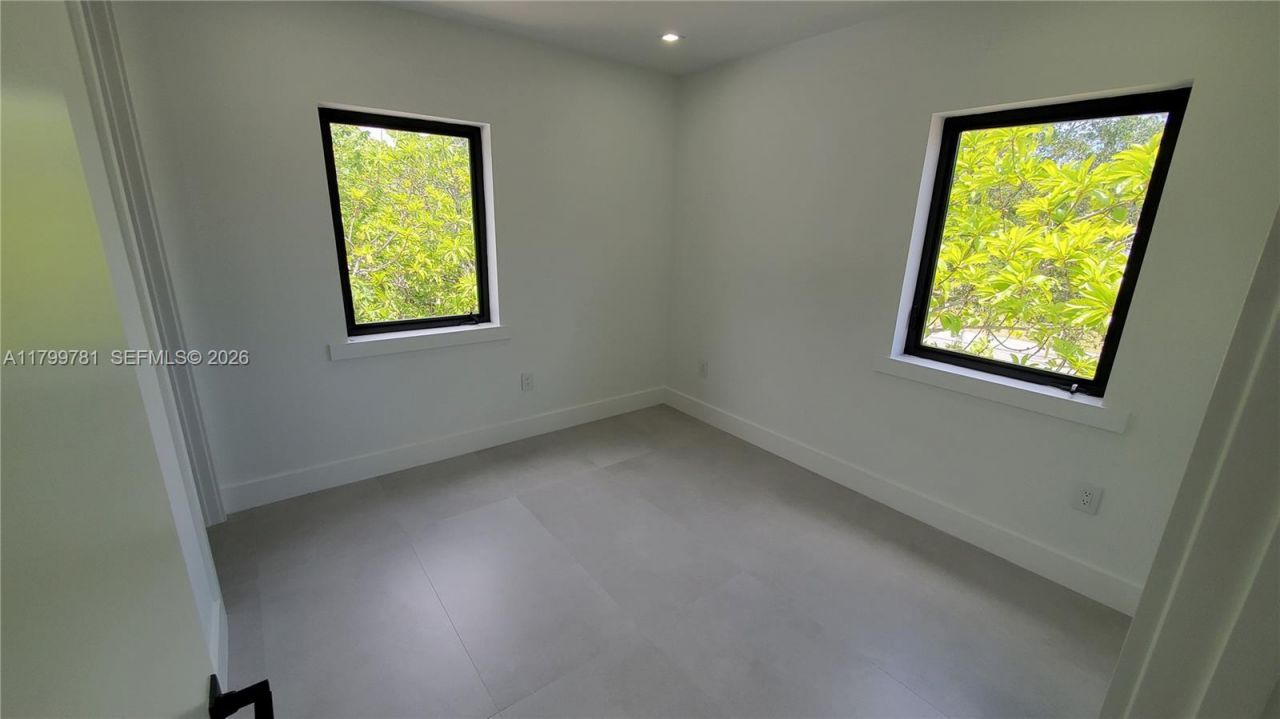 6201 SW 22nd St, Unit 2, Miami, FL 33155 Photo