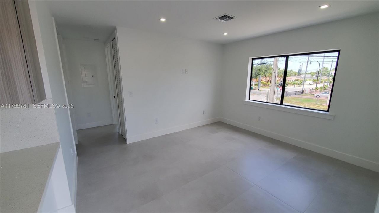 6201 SW 22nd St, Unit 2, Miami, FL 33155 Photo