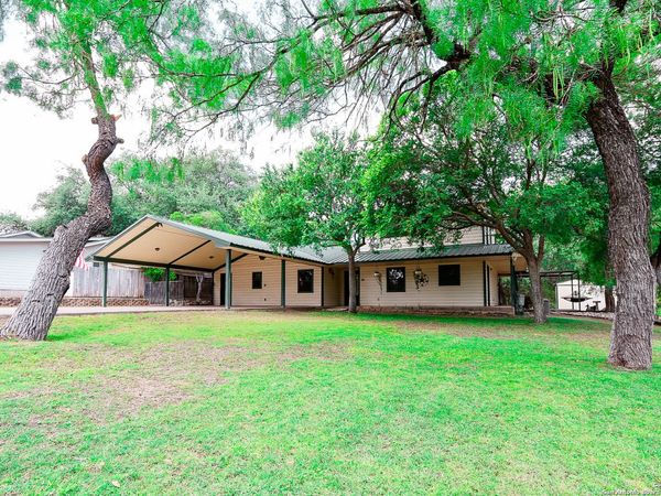 39 Oak, Brackettville, TX 78832