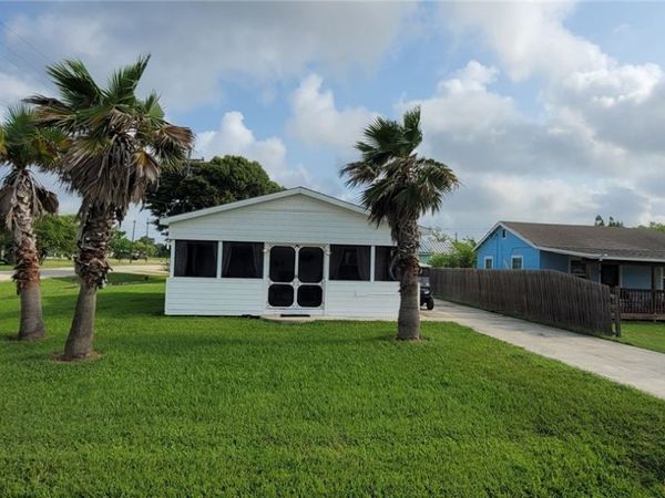 101 E Saint Louis Avenue, Seadrift, TX 77983