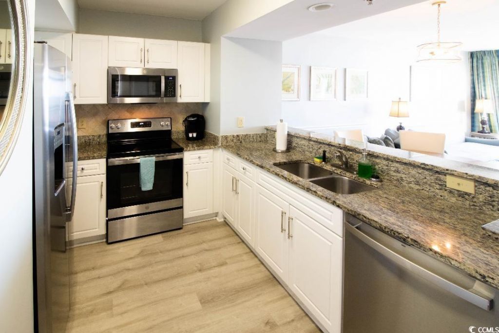 3000 Ocean Blvd. N Photo 6