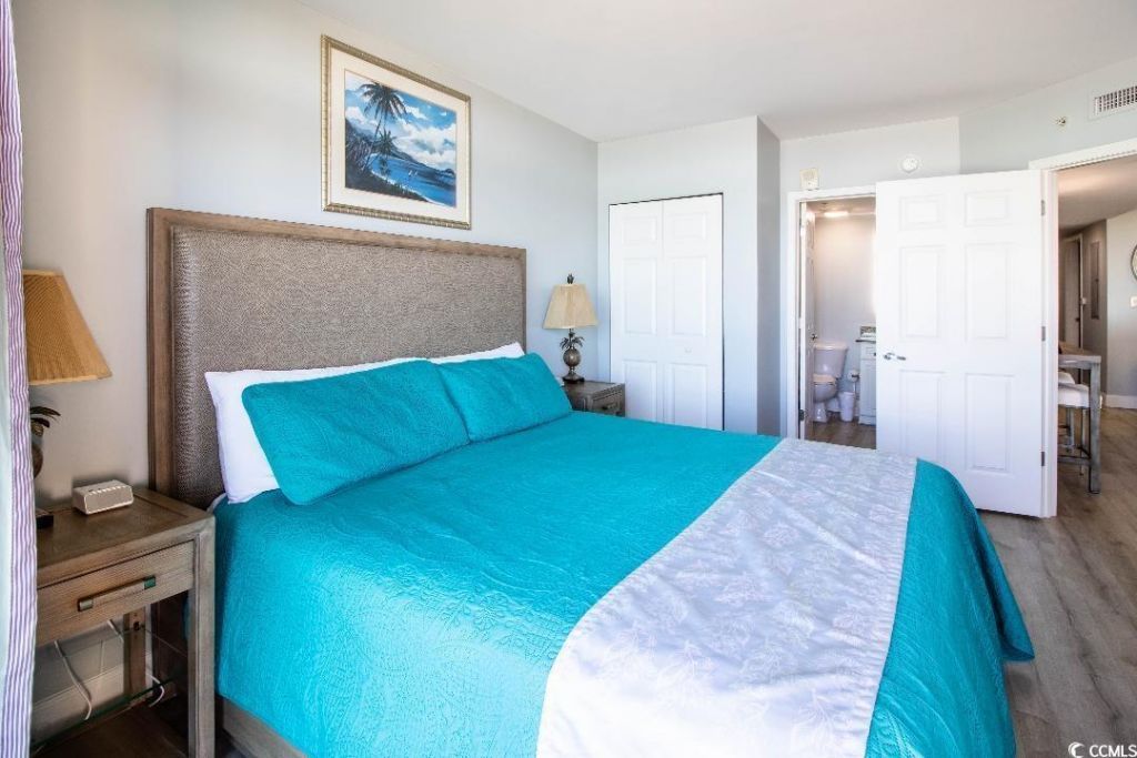 3000 Ocean Blvd. N Photo 8