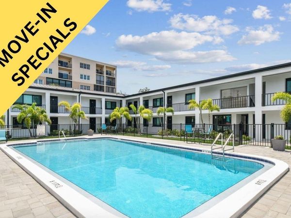 2942 W BAY DRIVE, Unit 8, BELLEAIR BLUFFS, FL 33770