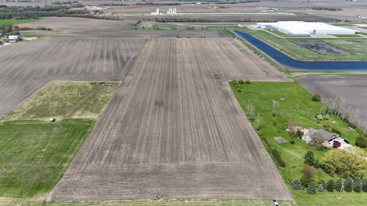 00 1500 North Avenue, Peru, IL 61354 Main Photo