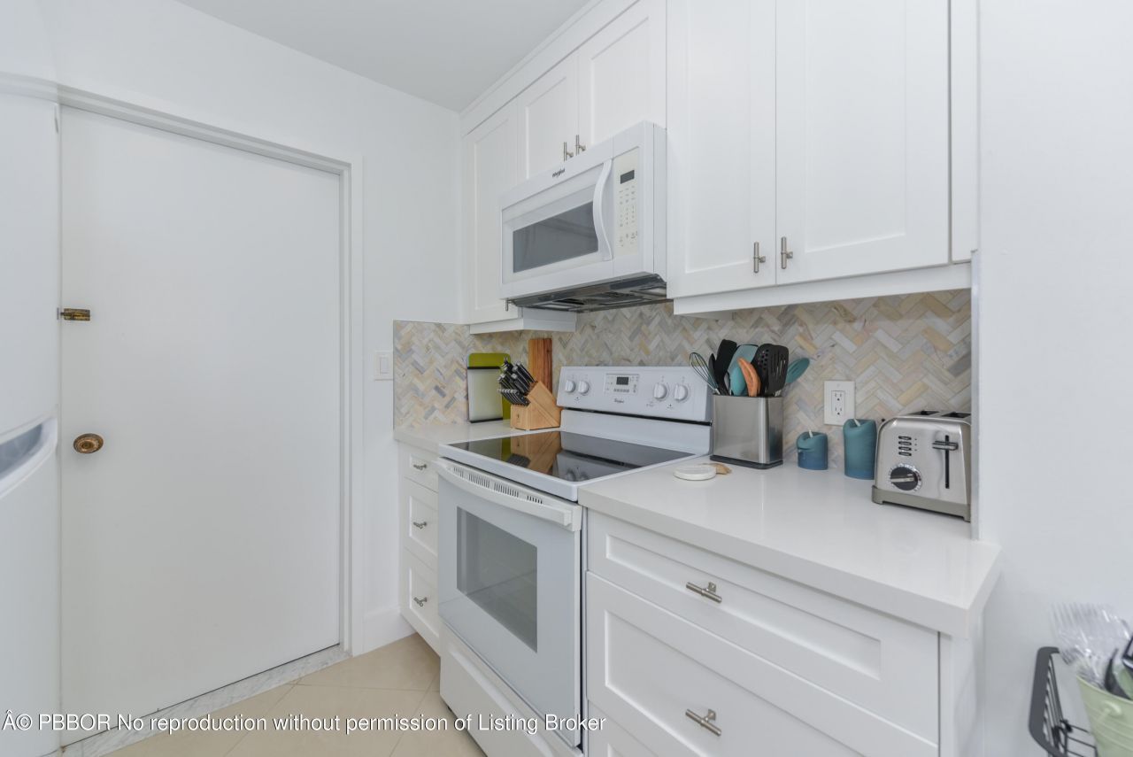 2860 S Ocean Boulevard, Unit 202, Palm Beach, FL 33480 Photo