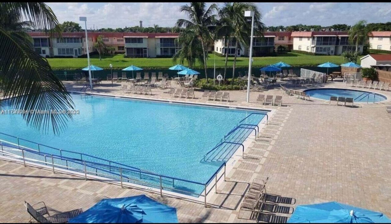 92 Saxony B, Unit B, Delray Beach, FL 33446 Photo