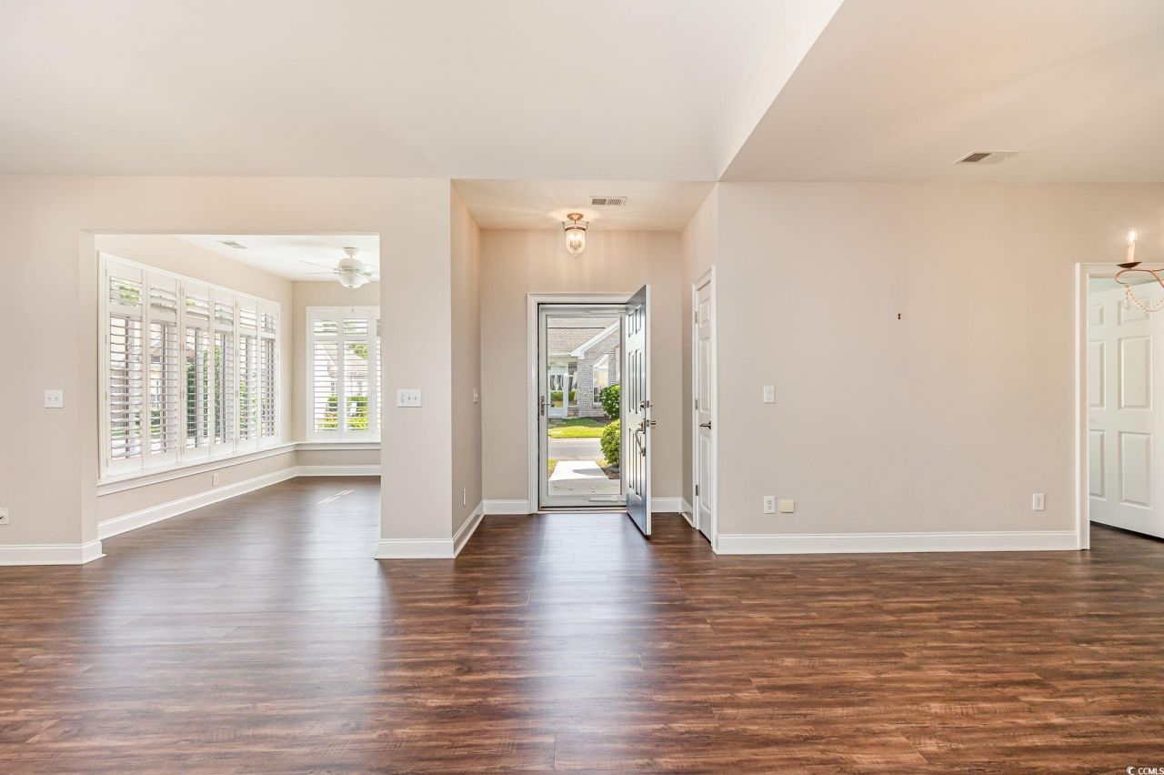 1435 Saint Thomas Circle Photo 4