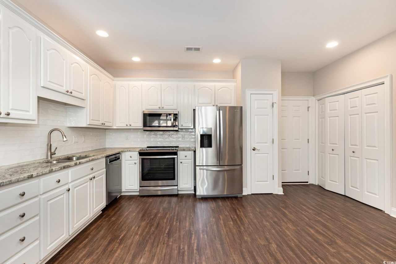 1435 Saint Thomas Circle Photo 6