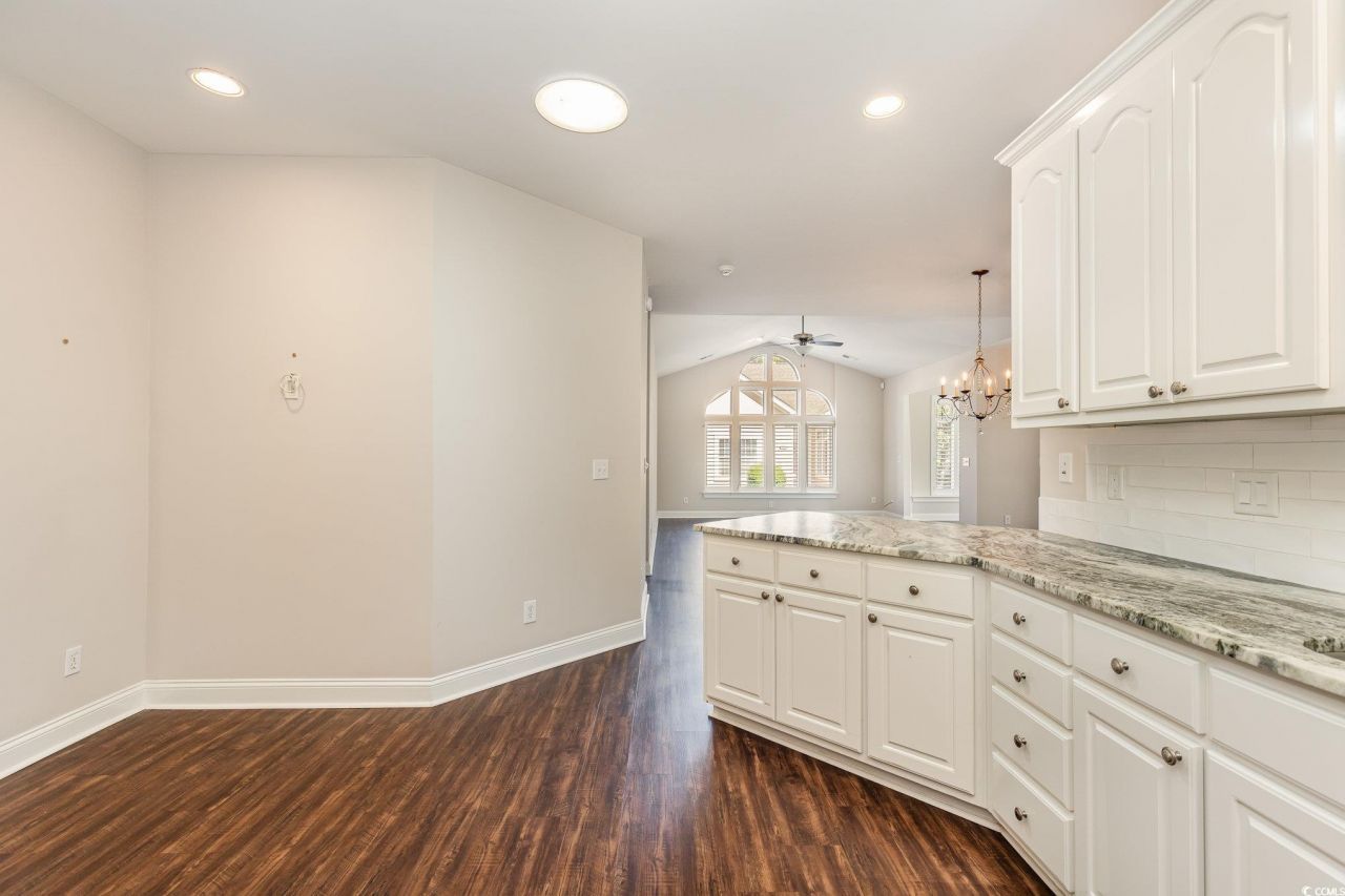 1435 Saint Thomas Circle Photo 7