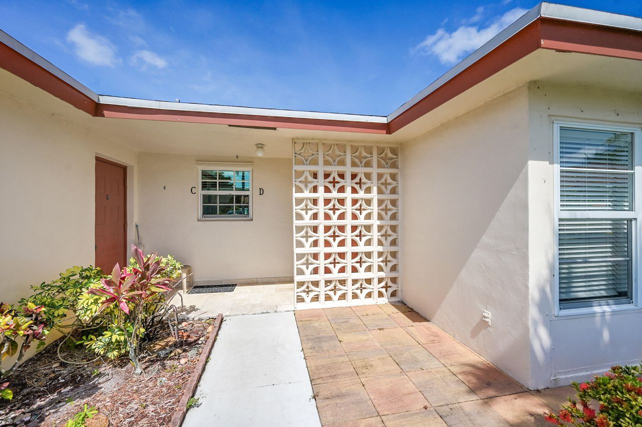 4585 NW 3rd Street, Unit D, Delray Beach, FL 33445 Photo
