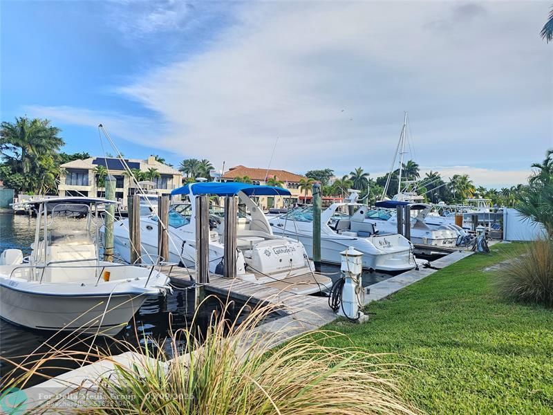 1354 Bayview Dr, Fort Lauderdale, FL 33304 Photo