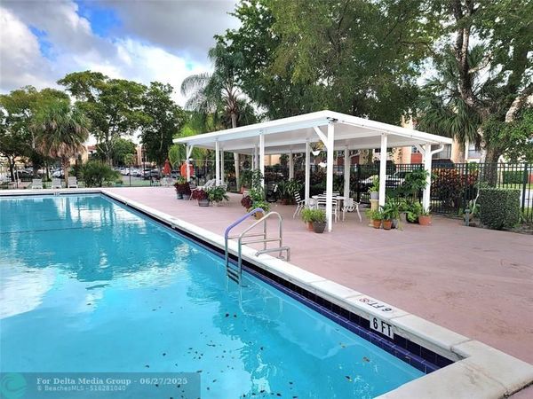 8120 SW 24th St, Unit 212, North Lauderdale, FL 33068