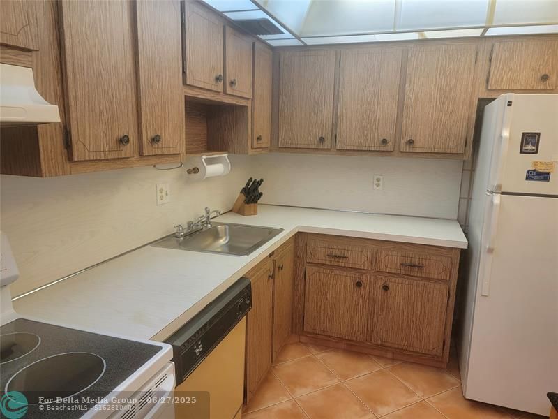 8120 SW 24th St, Unit 212, North Lauderdale, FL 33068 Photo