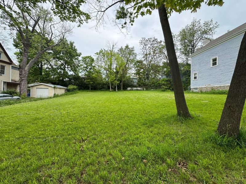 610 Riddle Road, Cincinnati, OH 45220 Photo 3