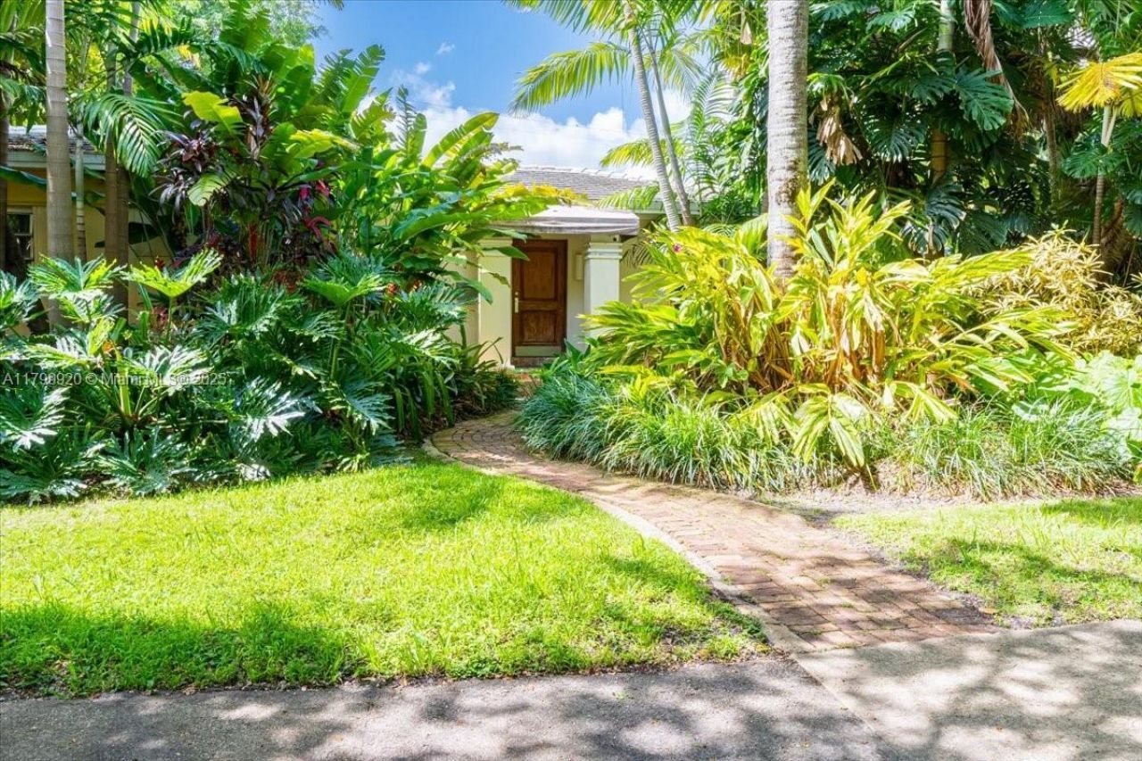 550 NE 94th St, Miami Shores, FL 33138 Main Photo