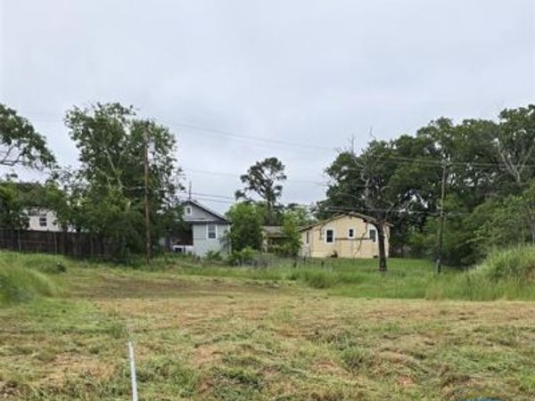 417 E Texas Street, Denison, TX 75021