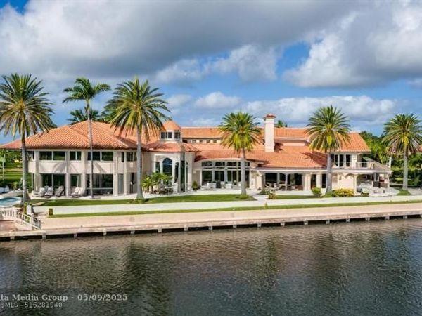 3100 NE 46th St, Lighthouse Point, FL 33064