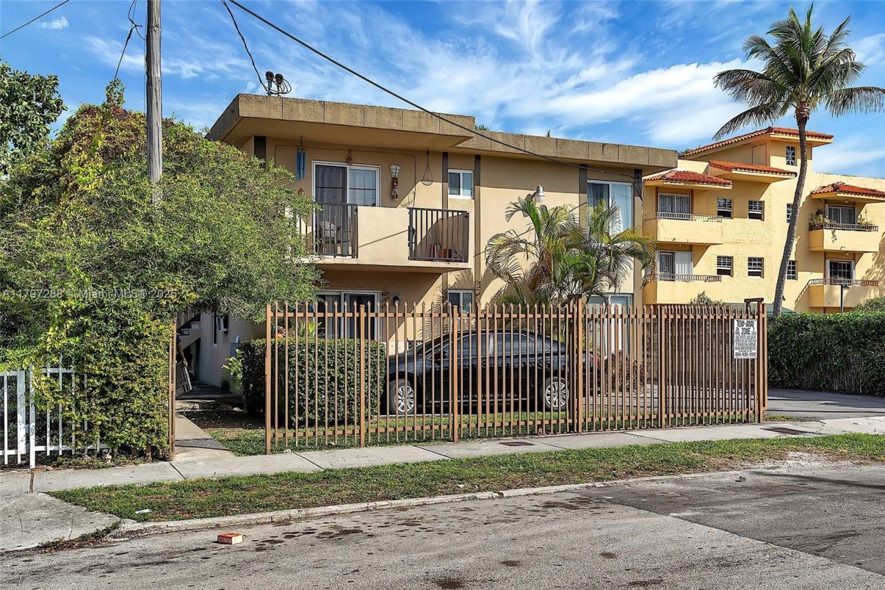 1361 SW 4th St, Miami, FL 33135 Photo