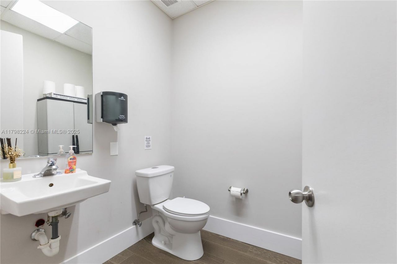 1200 S Rogers Cir, Unit 9, Boca Raton, FL 33487 Photo