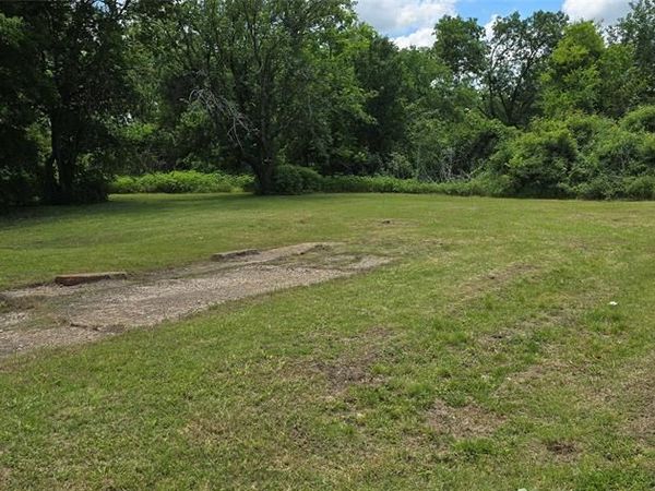 0 ADELAIDE & NEWTON, Terrell, TX 75160
