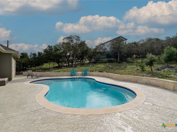 1587 Lakeshore Drive, Canyon Lake, TX 78133