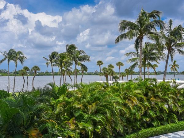 2860 S Ocean Boulevard, Unit 202, Palm Beach, FL 33480