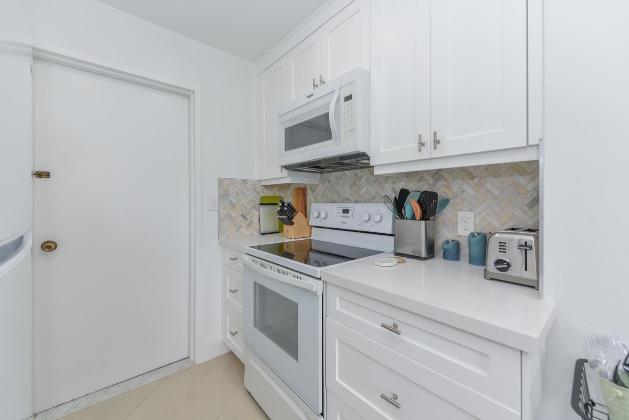 2860 S Ocean Boulevard, Unit 202, Palm Beach, FL 33480 Photo