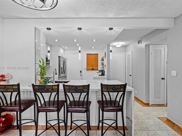 421 NE 14th Ave, Unit 103, Hallandale Beach, FL 33009