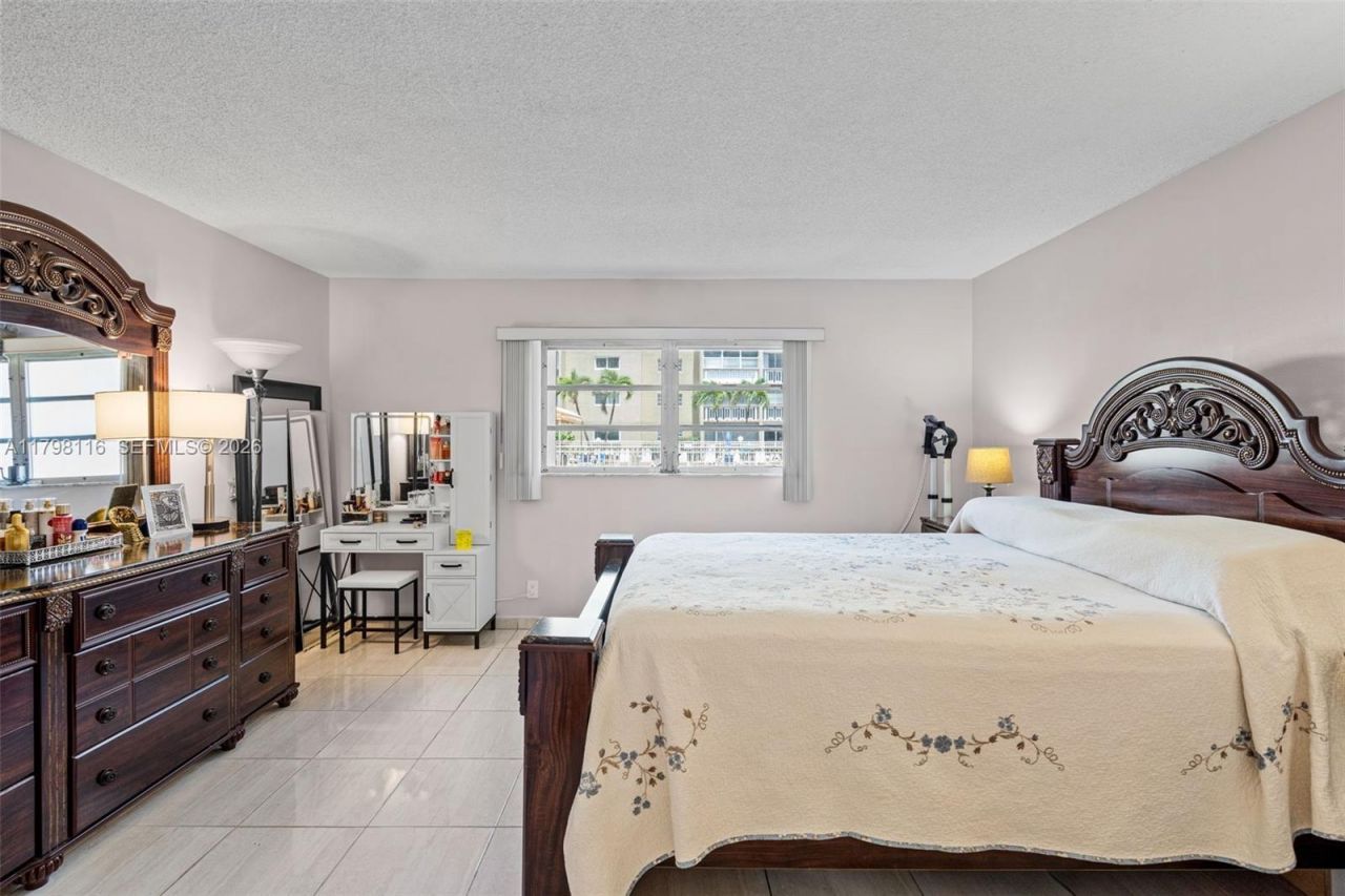 421 NE 14th Ave, Unit 103, Hallandale Beach, FL 33009 Photo