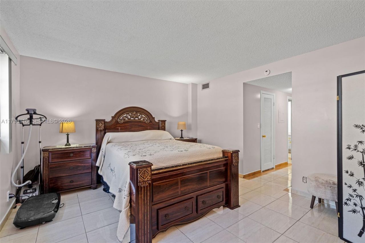 421 NE 14th Ave, Unit 103, Hallandale Beach, FL 33009 Photo