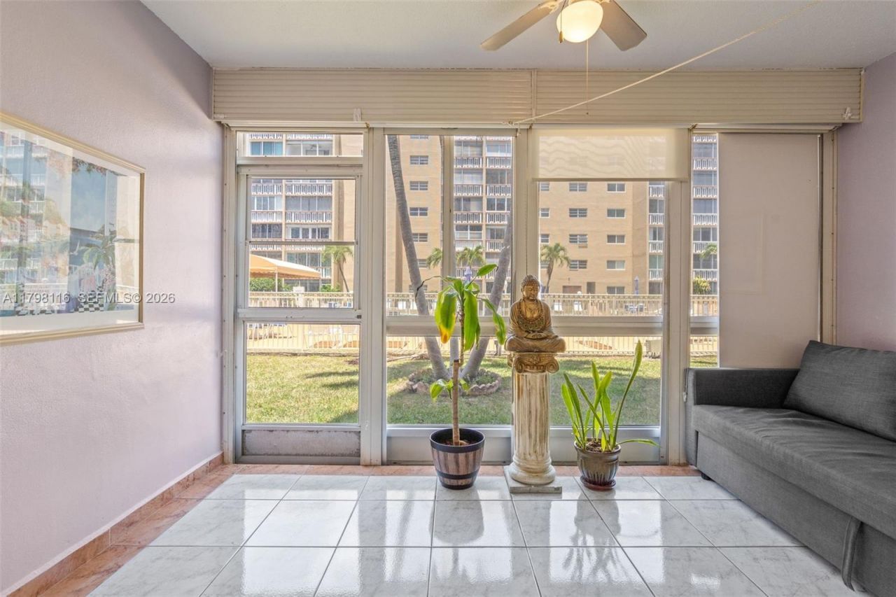 421 NE 14th Ave, Unit 103, Hallandale Beach, FL 33009 Photo