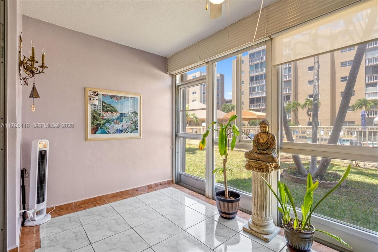 421 NE 14th Ave, Unit 103, Hallandale Beach, FL 33009 Photo