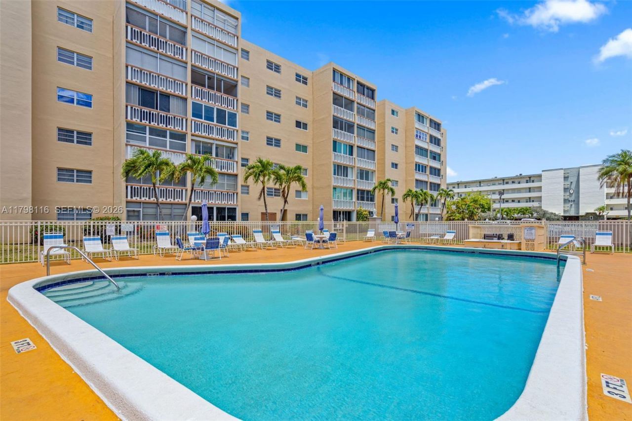 421 NE 14th Ave, Unit 103, Hallandale Beach, FL 33009 Photo