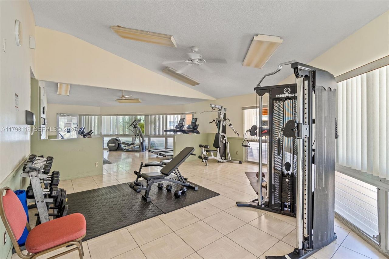 421 NE 14th Ave, Unit 103, Hallandale Beach, FL 33009 Photo