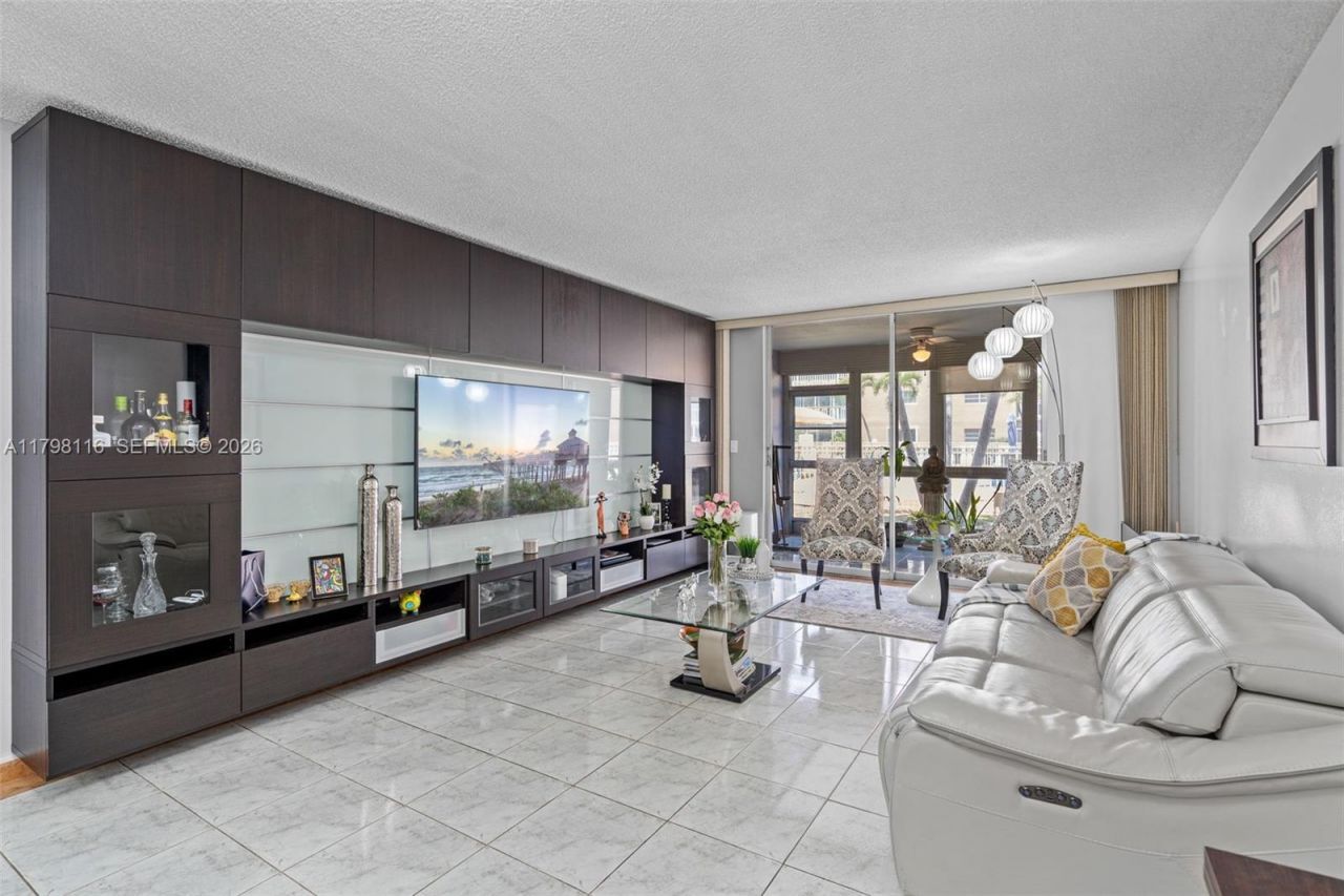 421 NE 14th Ave, Unit 103, Hallandale Beach, FL 33009 Photo