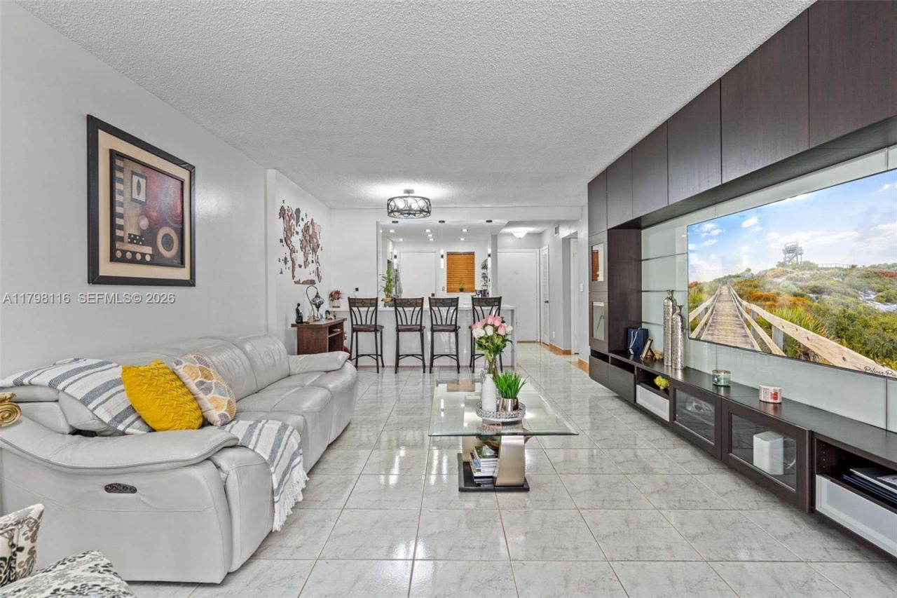 421 NE 14th Ave, Unit 103, Hallandale Beach, FL 33009 Photo