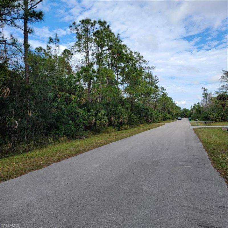 3011 2nd St Ne, Naples, FL 34120 Photo