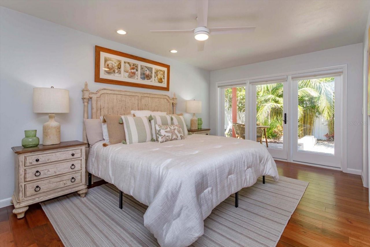 910 Locust Street, New Smyrna Beach, FL 32169 Photo