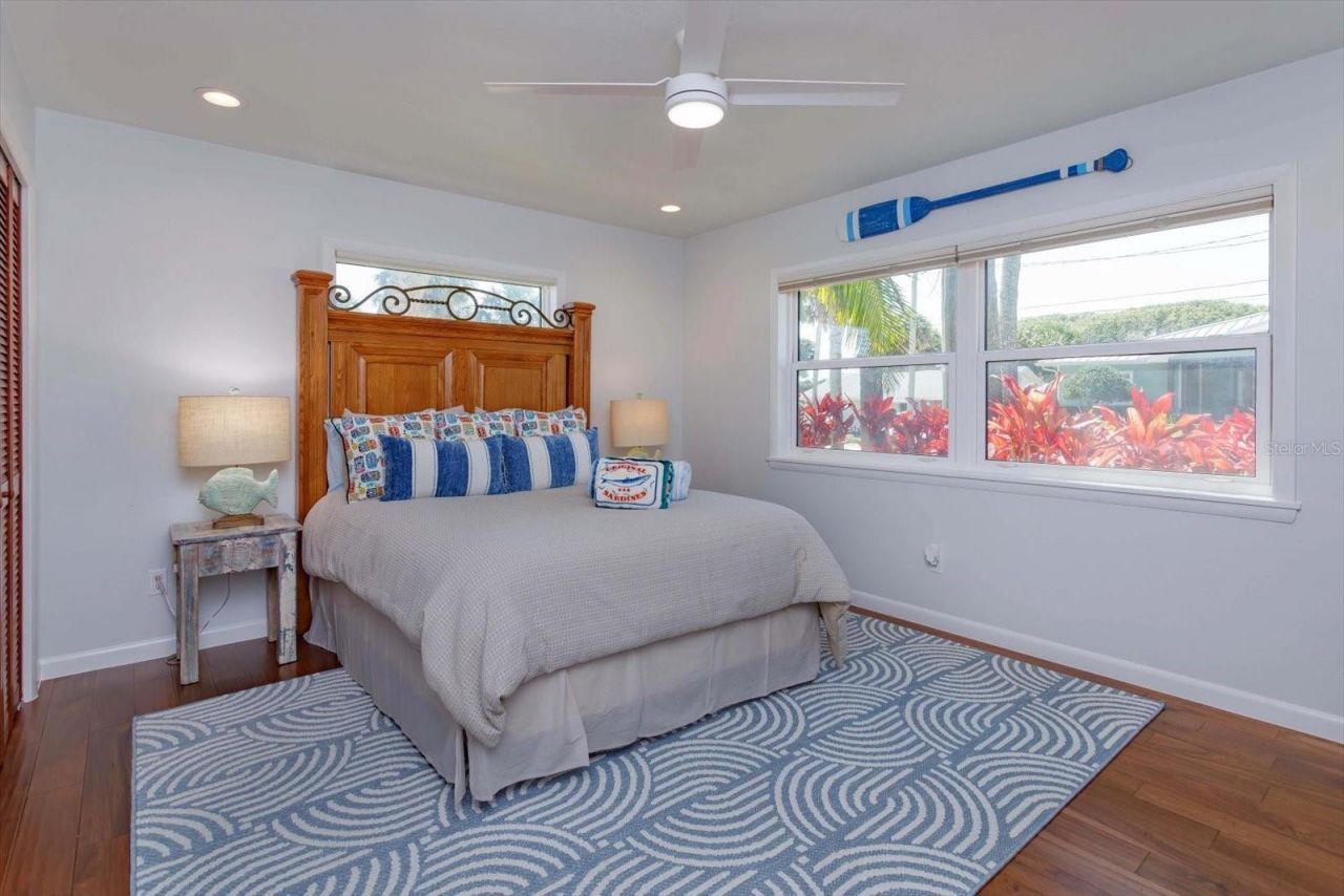 910 Locust Street, New Smyrna Beach, FL 32169 Photo