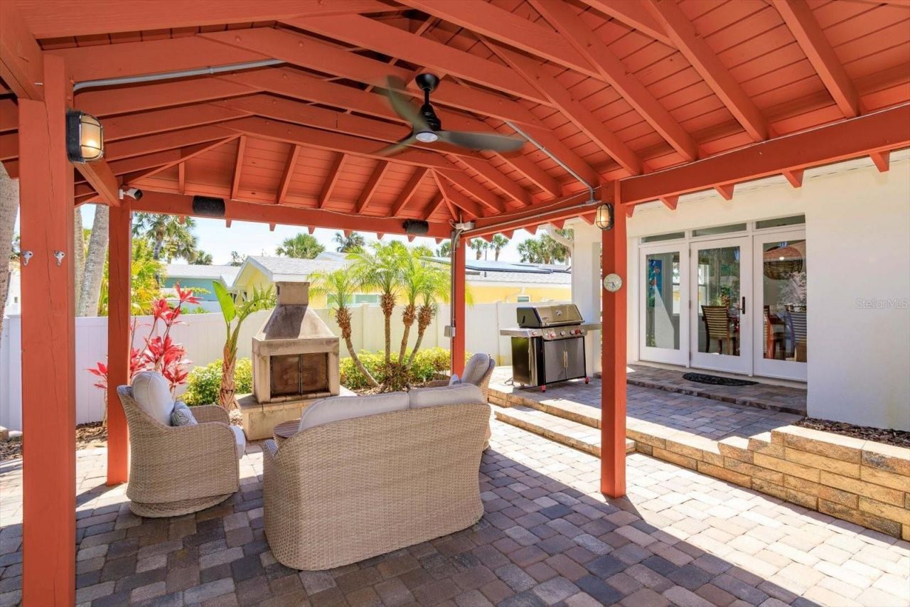 910 Locust Street, New Smyrna Beach, FL 32169 Photo