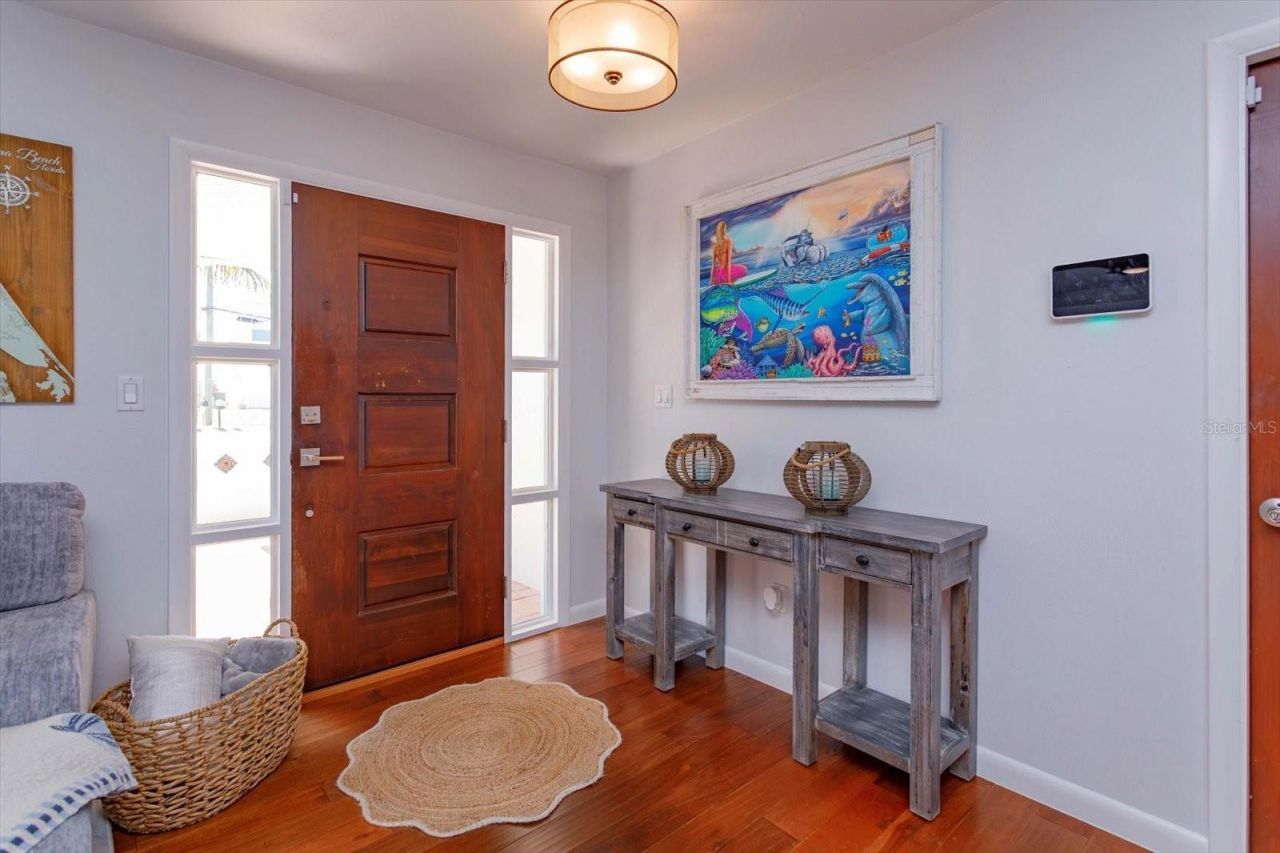 910 Locust Street, New Smyrna Beach, FL 32169 Photo