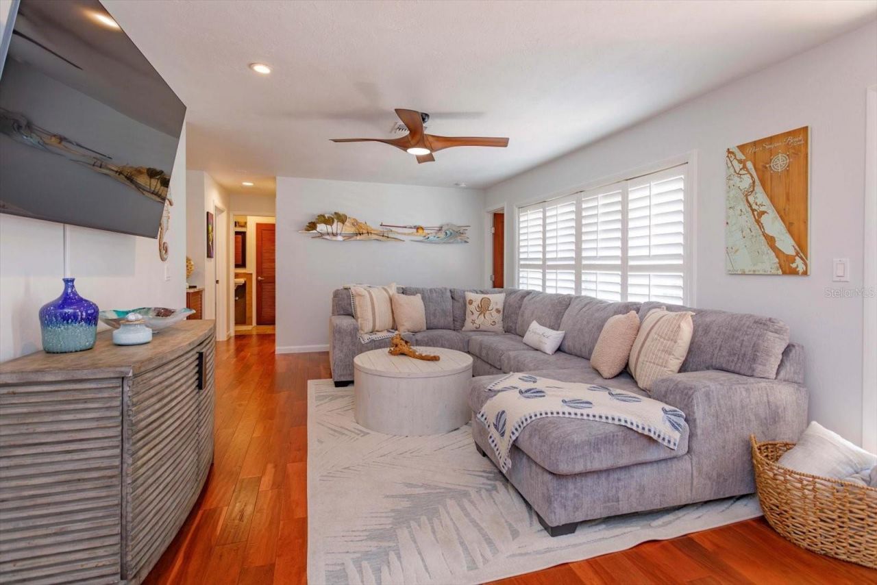 910 Locust Street, New Smyrna Beach, FL 32169 Photo