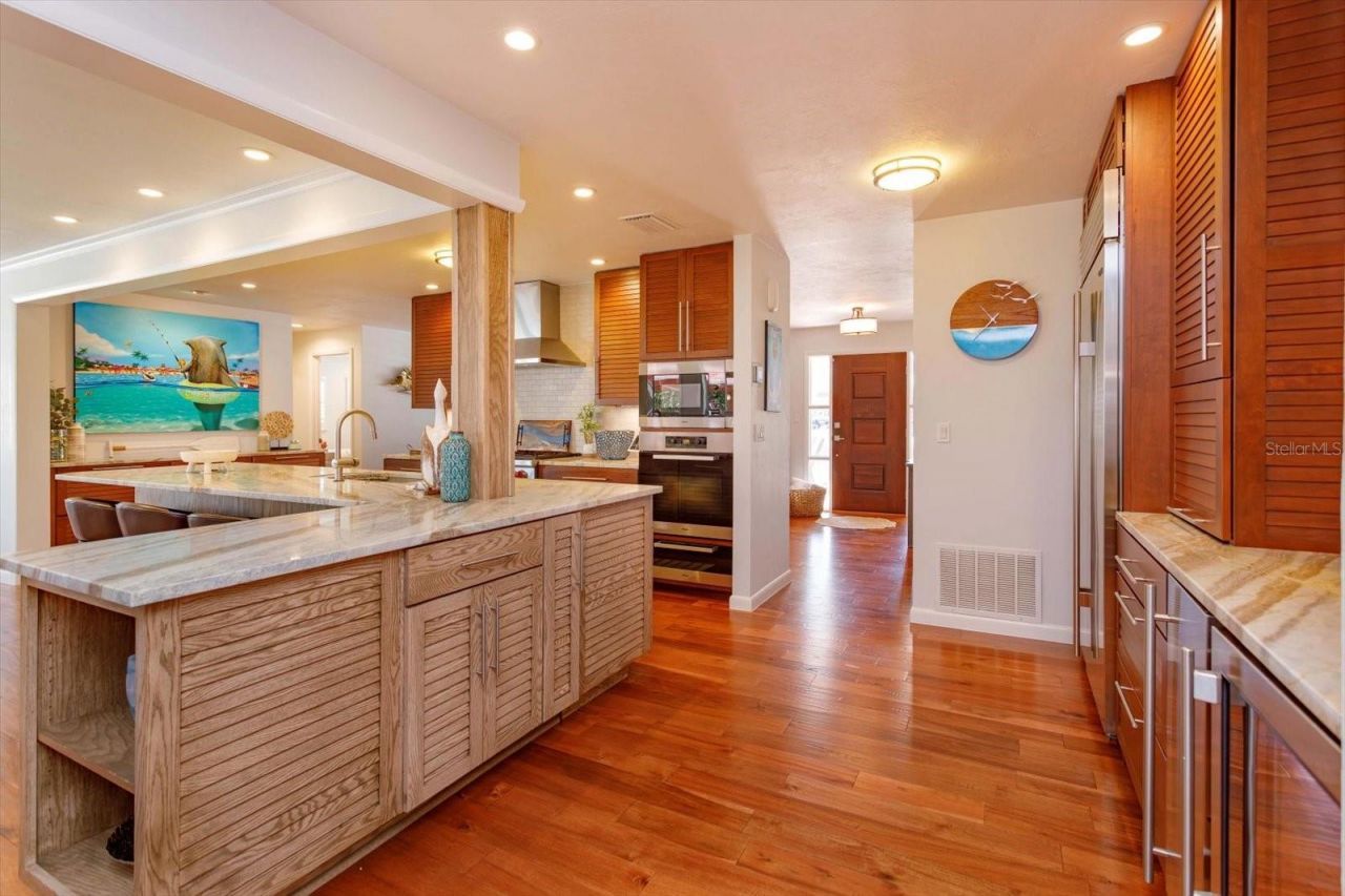 910 Locust Street, New Smyrna Beach, FL 32169 Photo