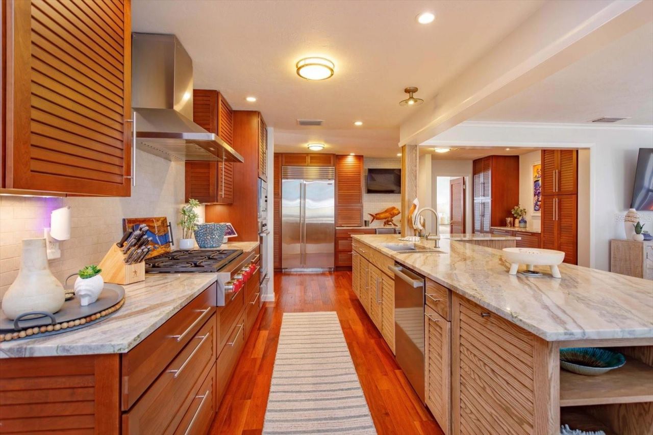 910 Locust Street, New Smyrna Beach, FL 32169 Photo