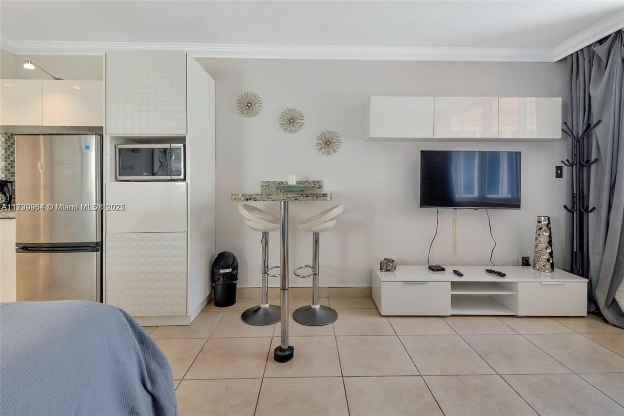 19201 Collins Ave, Unit 1001, Sunny Isles Beach, FL 33160 Photo