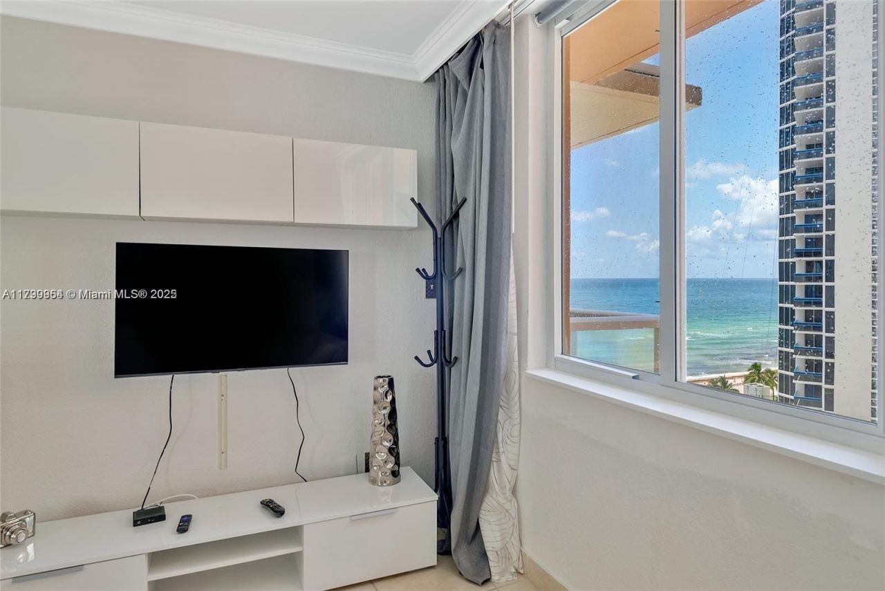 19201 Collins Ave, Unit 1001, Sunny Isles Beach, FL 33160 Photo