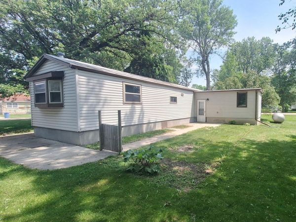 102 2nd Street N, Fairmount, ND 58030