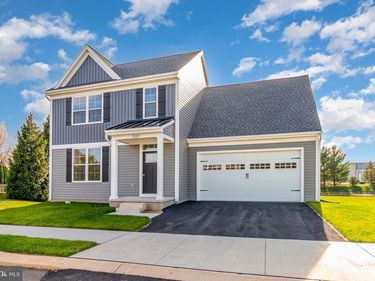 2085 ANDREW AVENUE, ELIZABETHTOWN, PA 17022